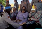 Polwan-Polres-Pasuruan-Kota-Beri-Pendampingan-Keluarga-3-Pemancing-yang-Hilang-di-Perairan-Lekok