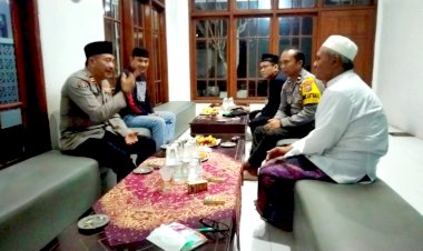Sampaikan-Pesan-Pemilu-Damai-Polisi-Sambangi-Para-Tokoh-Ulama-di-Jember