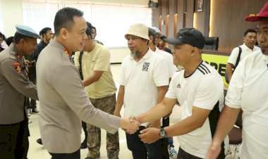 PNSSI-Kunjungi-Polres-Gresik-Sampaikan-Permohonan-Maaf-Atas-Kericuhan-di-Stadion-Gelora-Joko-Samudro