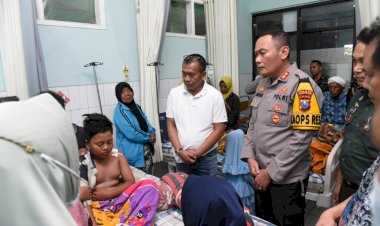 Kapolres-Bondowoso-Bersama-Forkopimda-Sambangi-Korban-dan-Lokasi-Terdampak-Puting-Beliung