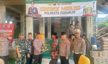 Jumat-Curhat,-Polisi-Sapa-Warga-Klantingsari