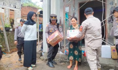 Tanggap-Bencana,-Polres-Kediri-Kota-Beri-Bantuan-Untuk-Warga-Terdampak-Tanah-Longsor