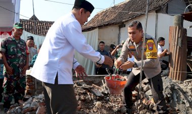 Sambut-Hari-Bhayangkara-ke--78-Polres-Nganjuk-Beri-Kado-Bedah-Rumah-Warga