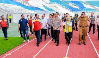 Kapolda-Jatim-Tinjau-Renovasi-Stadion-Kanjuruhan,-Pastikan-Kelayakan-dan-Keamanan