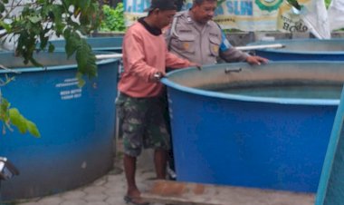 Bhabinkamtibmas-Desa-Betro-Silaturahmi-ke-Warga-Pembudidaya-Ikan-Lele