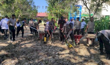 Polri-Hadir-Rakyat-Bangkit-Percepat-Pemulihan-Pascabanjir-Bandang-di-Bireueun-Aceh