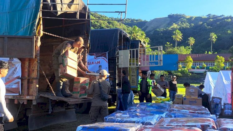 Polri Salurkan Puluhan Ribu Bantuan Logistik untuk Korban Bencana Alam di Sumatera Barat