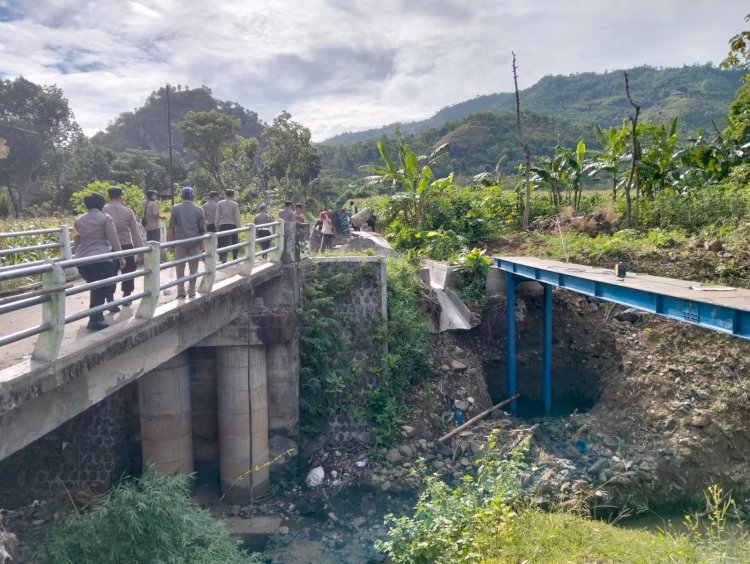 Polres Ponorogo Bangun Jembatan Merah Putih Presisi, Akses Warga Lebih Mudah